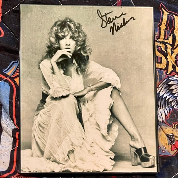 STEVIE NICKS AUTOGRAPHED 8X10 Framed Photo NEW - Picture 1 of 5